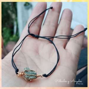 Pulsera Pirita, hilo colores.